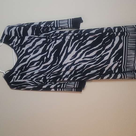 Zebra print knee length dress - Picture 2 of 2